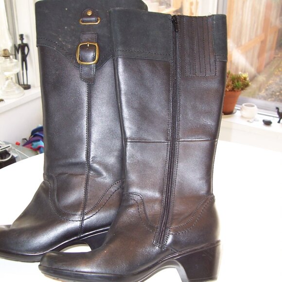Clarks Womean Tall Block Heel Riding Boot - Picture 1 of 4
